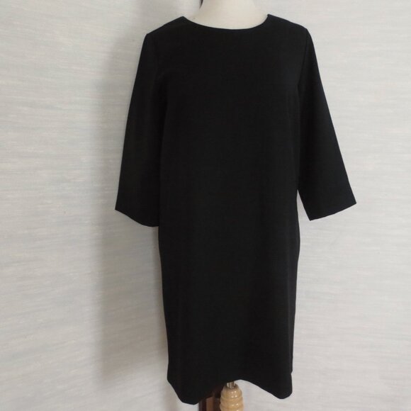 Gap Black Classic Minimalist Shift LBD Dress with Three Quarter Sleeves Zip Back - Picture 3 of 5